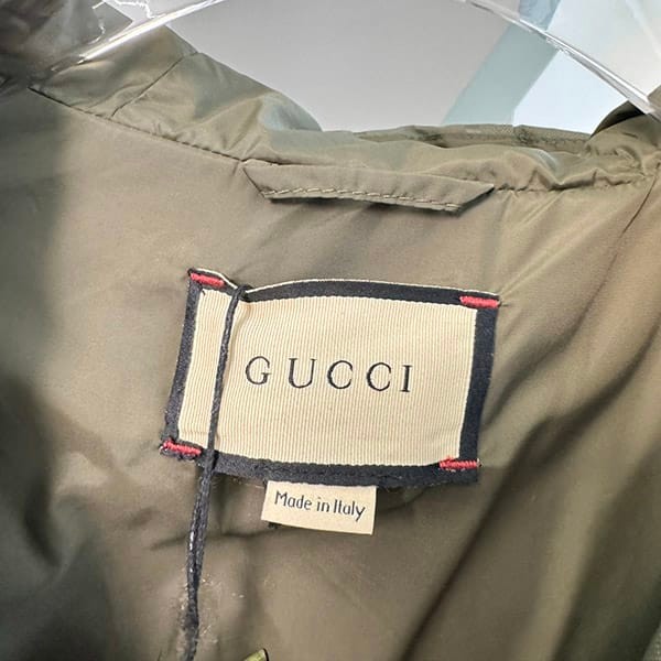 おすすめグッチ n級品 GGナイロン キャンバス ダウンジャケット gum69018